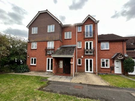 Foxcroft Close, Bradley Stoke, Bristol - Photo 2