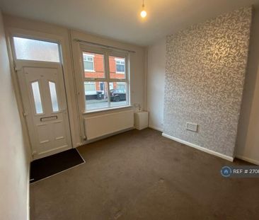 3 bedroom end of terrace house to rent - Photo 3