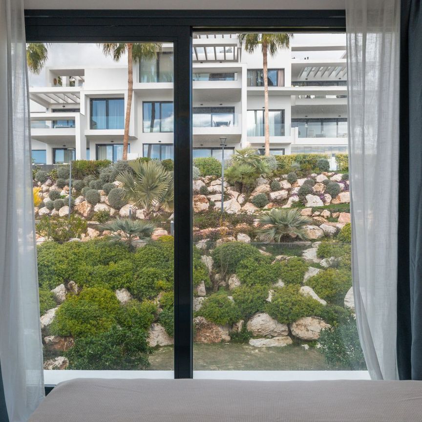 Middle Floor Apartment in Benahavís - Photo 1