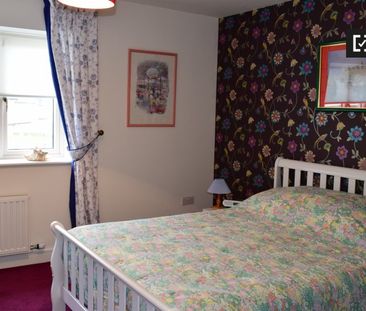 Room to rent in 4-bedroom house in Balgriffin, Dublin - Photo 5