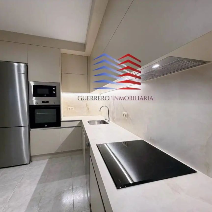 Piso de alquiler en Calle Paseo, Centro - Photo 1