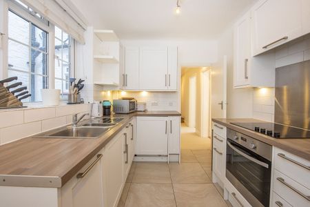 3 bedroom flat to rent - Photo 5