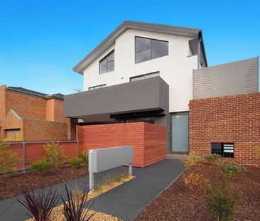 DOUBLE STORY 1 BEDROOM APARTMENT NEAR MONASH UNI! - Photo 1