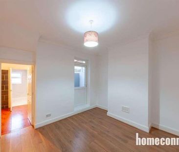 Trumpington Road, London, E7 - Photo 6