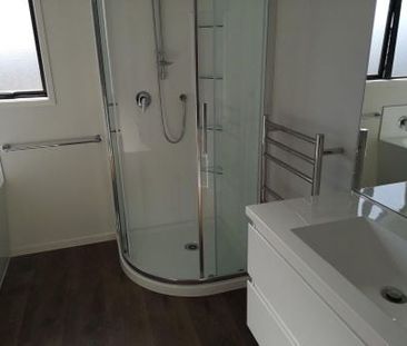 Stylish Low Maintenance Living at Jack’s Landing - Photo 3