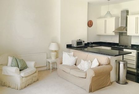1 Bed Flat, Fulham Road, SW6 - Photo 3