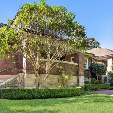 Elegant Family Home with Period Charm, Spacious Living & Private Gardens - Photo 2