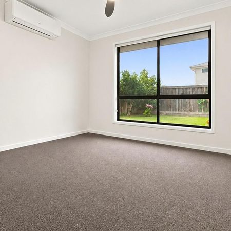 Comfortable Living with Modern Features! - Photo 3