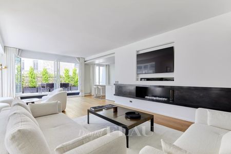 Tout savoir sur cet appartement dans le quartier Triangle d'Or, à Paris 8ème - Photo 2