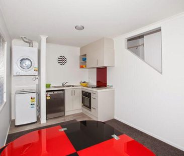 Short walk to Uni - Photo 3