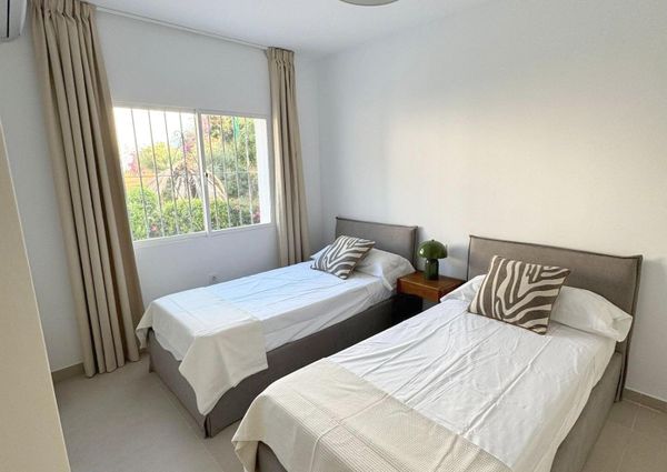 LARGE DETACHED VILLA WITH PRIVATE POOL AND GARDEN