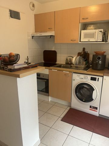 BLAGNAC PROX PLACE REVOLUTION T3 de 61 m2 avec terrasse et parking - Photo 3