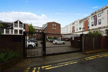 Upper Charles Street, Camberley, Surrey, GU15 - Photo 3