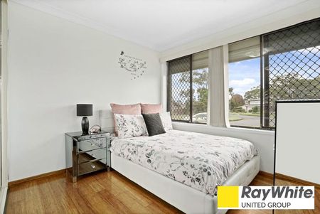 3 Bedroom Home in St Clair - Photo 2