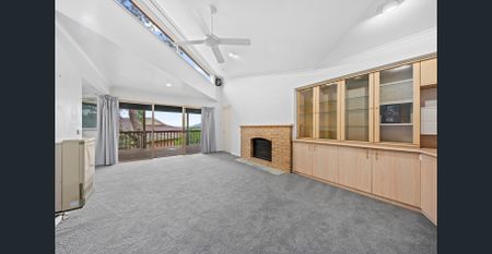 Stylish Unit with Decking, Two Bathrooms & Breathtaking Mountain Outlook - Photo 3