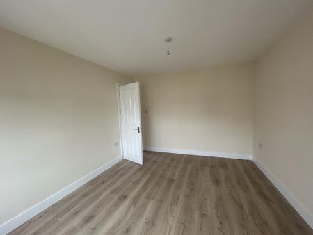 4 bedroom semi-detached house to rent - Photo 5