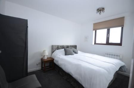 1 bedroom Flat To Let - Photo 4