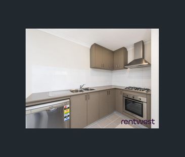 NEAT EASY CARE WITH REAR LANEWAY GARAGE - Photo 3