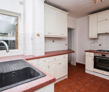 2 bedroom semi-detached house to rent - Photo 6