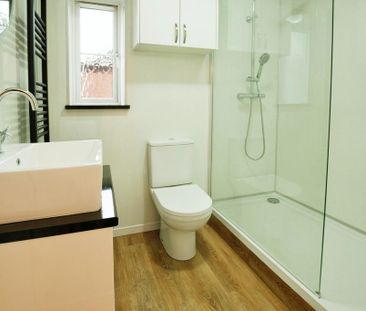 2 bedroom flat to rent - Photo 6