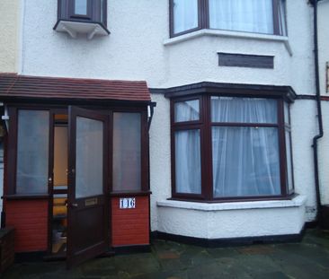 5 Bed Terraced House, Central Park Road, E6 - Photo 6