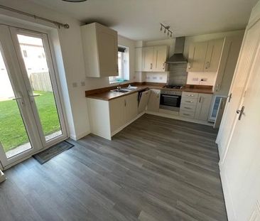 3 bedroom end of terrace house to rent - Photo 5