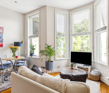Sinclair Road, W14, London - Photo 1