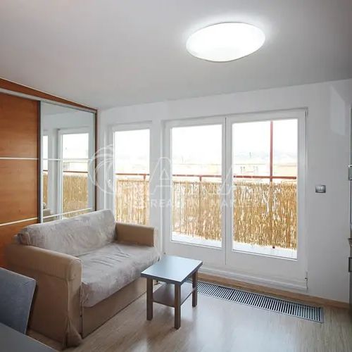 Komfortní podkrovní byt 1kk, 31 m - Photo 1