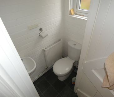 3 bed House - To Let - Photo 6