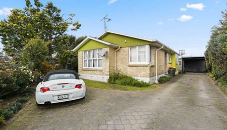 Affordable 4 Bedroom Home in Chartwell - Photo 5