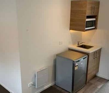 Modern Studio Close to Uni - Photo 3