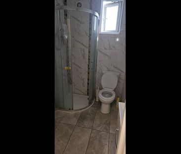 1 Bed Flat, Floyd Road, SE7 - Photo 6