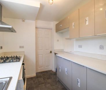 3 bedroom semi-detached house to rent - Photo 6