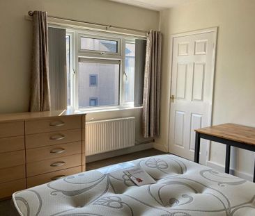 2 bedroom private hall to rent - Photo 2