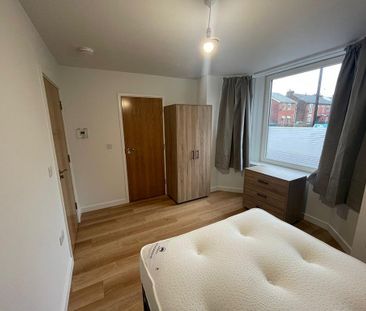 1 bedroom in a house share to rent - Photo 1