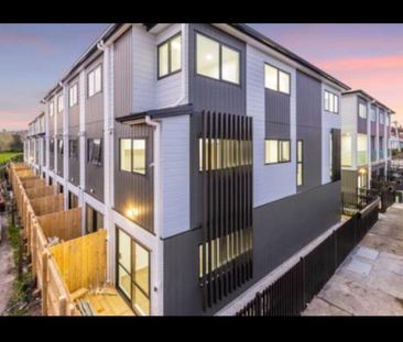MOUNT ROSKILL, 3 BEDROOMS - Photo 2