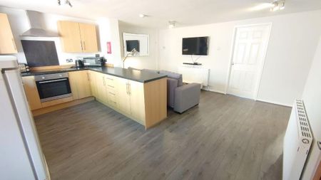 3 bedroom terraced house to rent - Photo 5