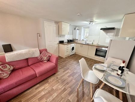 2 bedroom apartment to rent - Photo 2