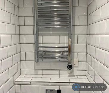 1 bedroom in a house share to rent - Photo 6