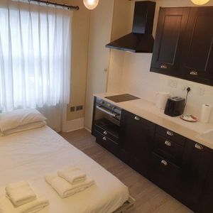 Studio to rent - Photo 2