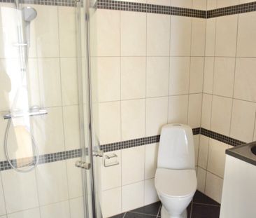 Indbydende 4 værelses lejlighed i hjertet af Odense C - Photo 3