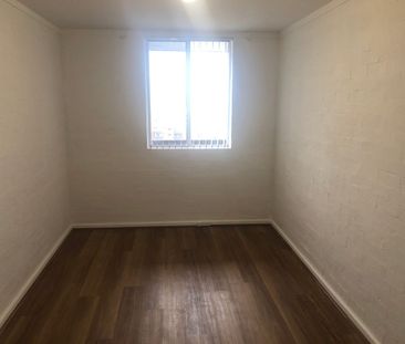 RENOVATED 1 X 1 APARTMENT - Photo 1