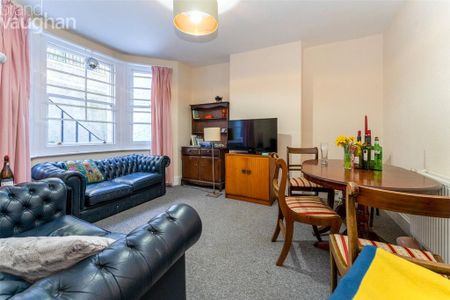 5 bedroom end of terrace house to rent - Photo 2