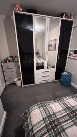 1 bedroom in a house share to rent - Photo 3