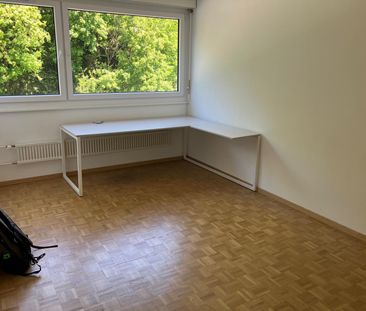 Appartement de 5 pièces et d'environ 115m2, situé au 3ème étage. - Foto 1