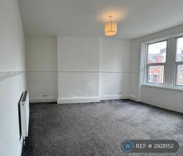 3 bedroom flat to rent - Photo 1