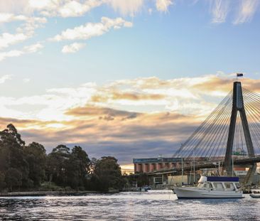 Harbourside terrace with a leafy garden oasis - Photo 3