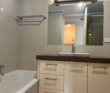 UPDATED TWO BEDROOM APARTMENT OVERLOOKING CORIO BAY - Photo 1