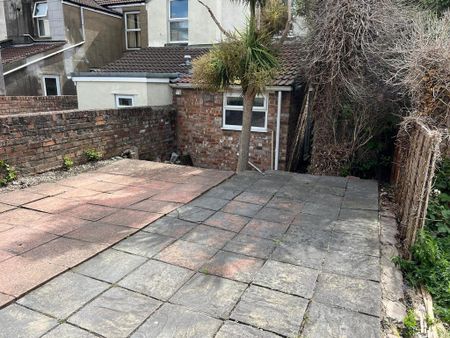 5 bedroom terraced house to rent - Photo 3