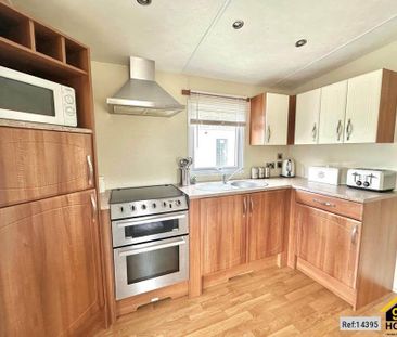 2 bedroom park home to rent - Photo 2